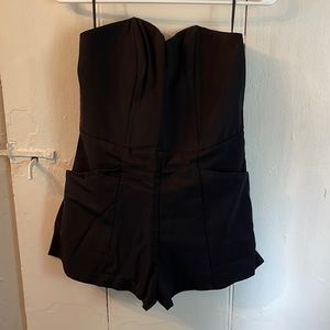 Black romper with pockets
